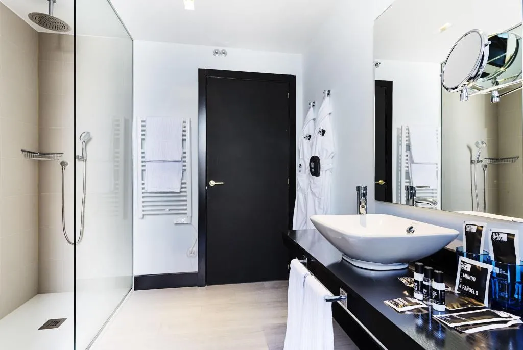 SUITE STANDARD Room, One Shot Luchana 22, Madrid