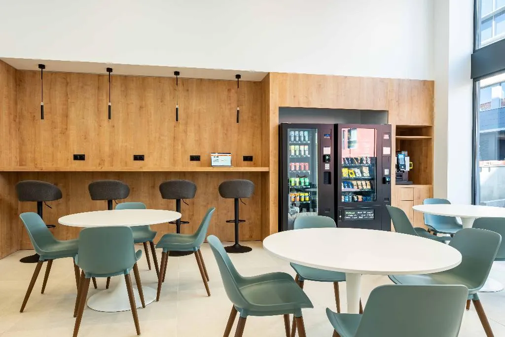 Restaurant, easyHotel Madrid Alcala, Madrid