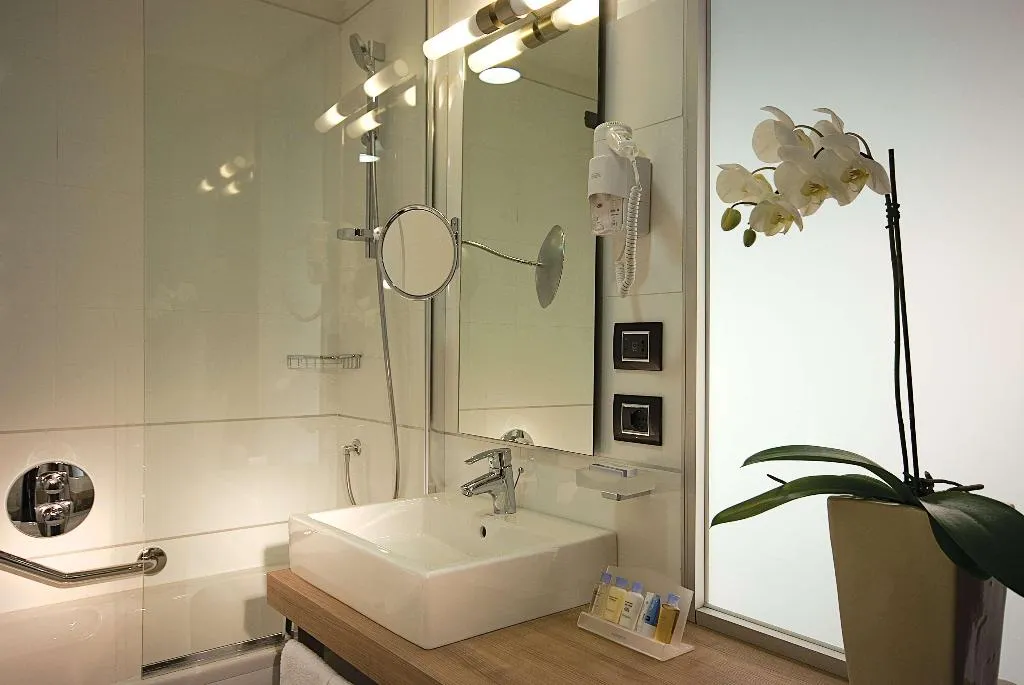 Room, DoubleTree by Hilton Milan, Milan