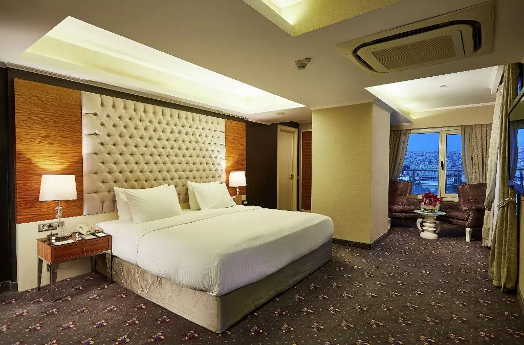 Room, DoubleTree By Hilton Izmir Alsancak, Izmir