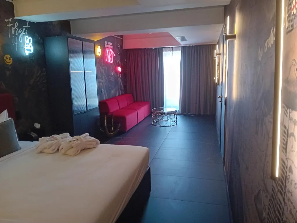 SUITE DELUXE WITH JACUZZI Room, So City Hotel, Malta