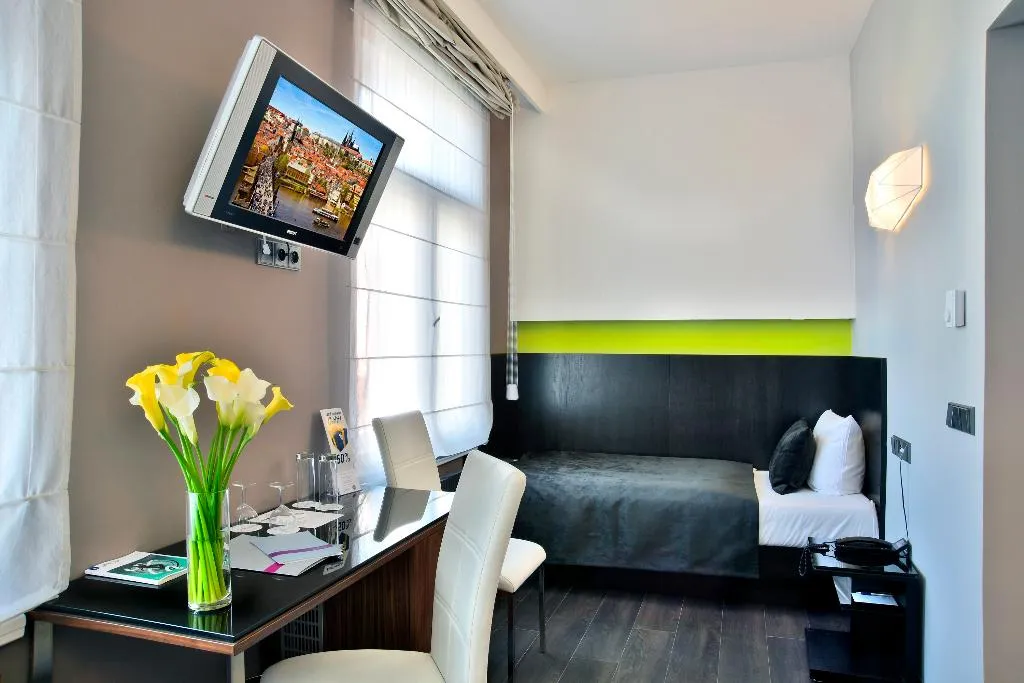 TWIN TWO BEDS Room, Ametyst, Prague