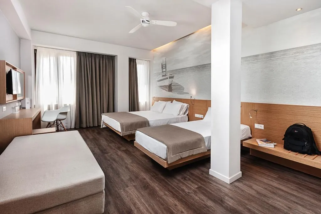 QUADRUPLE STANDARD Room, Kriti, Crete