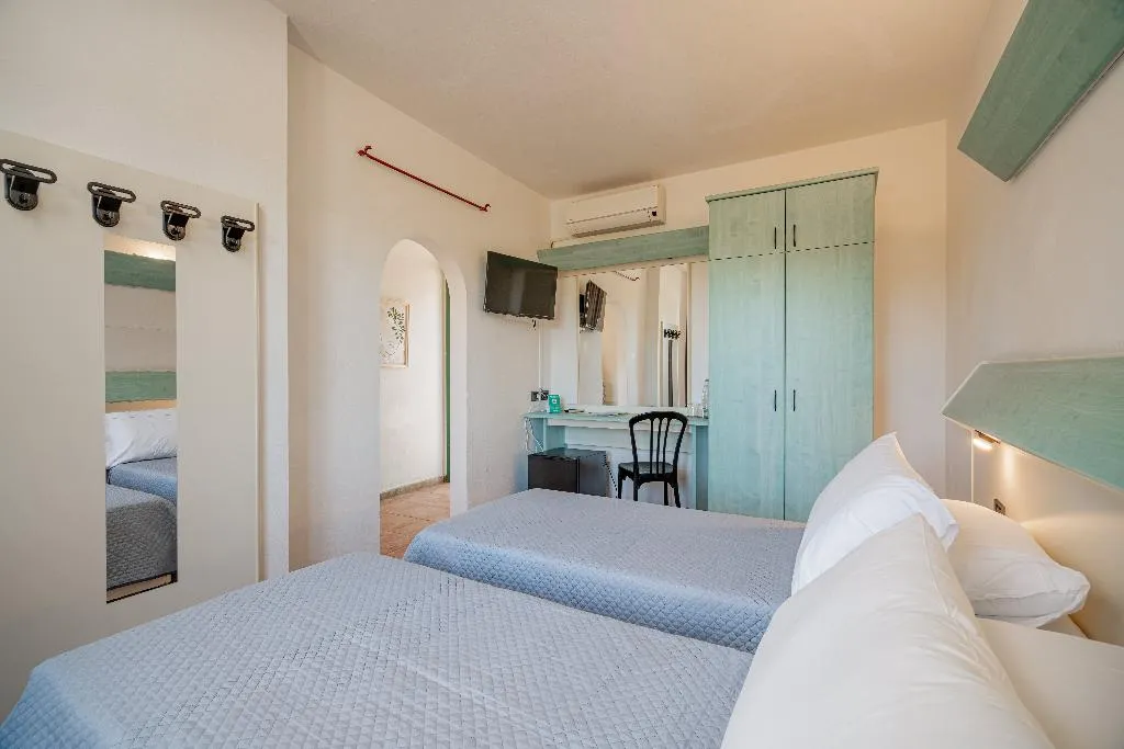 TRIPLE BASIC Room, Club Esse Cala Bitta, Olbia