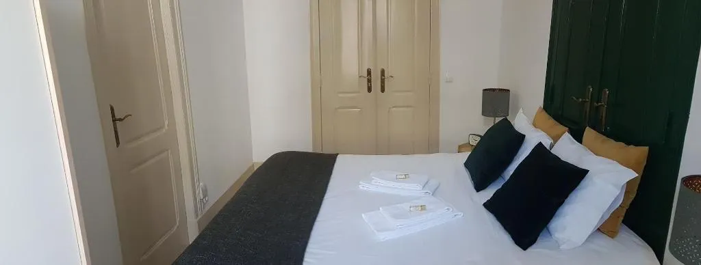 Room, Dukostel, Lisbon