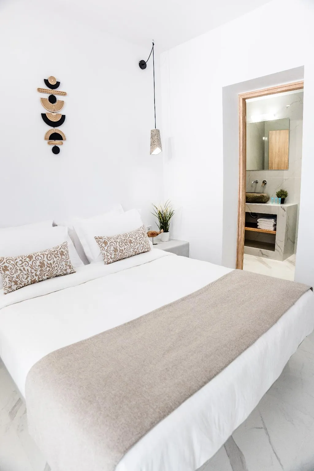 QUADRUPLE STANDARD Room, Kýma Perissa, Santorini
