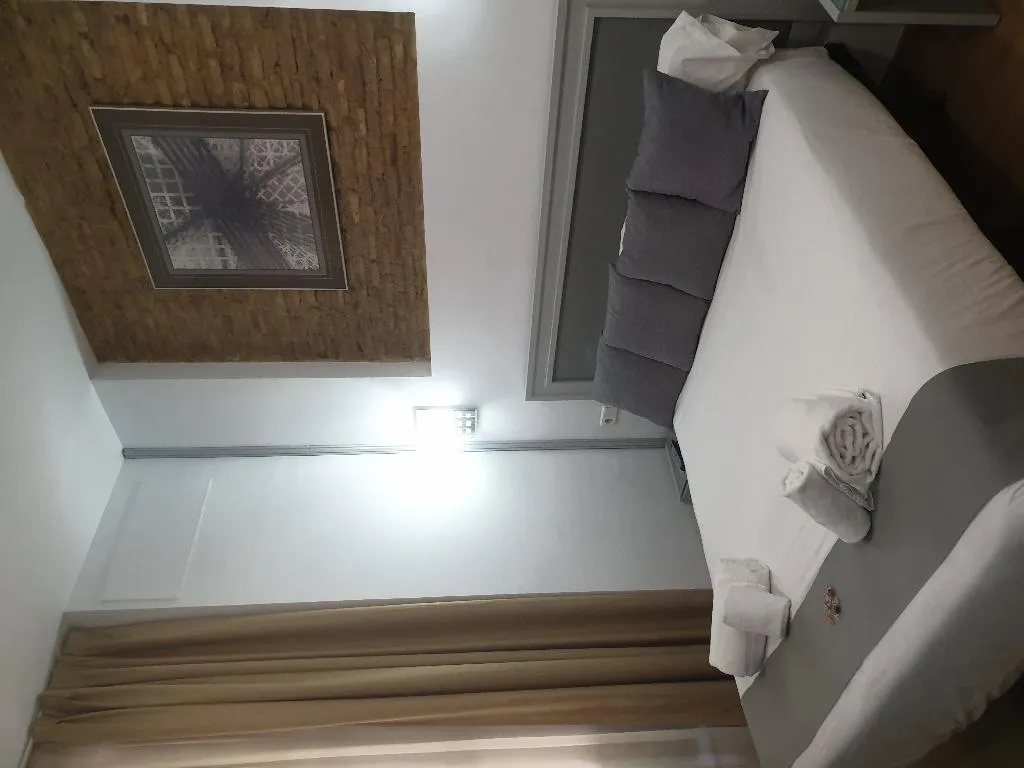 DOUBLE ECONOMY Room, Hotel y Apartamentos Doña Lola, Seville