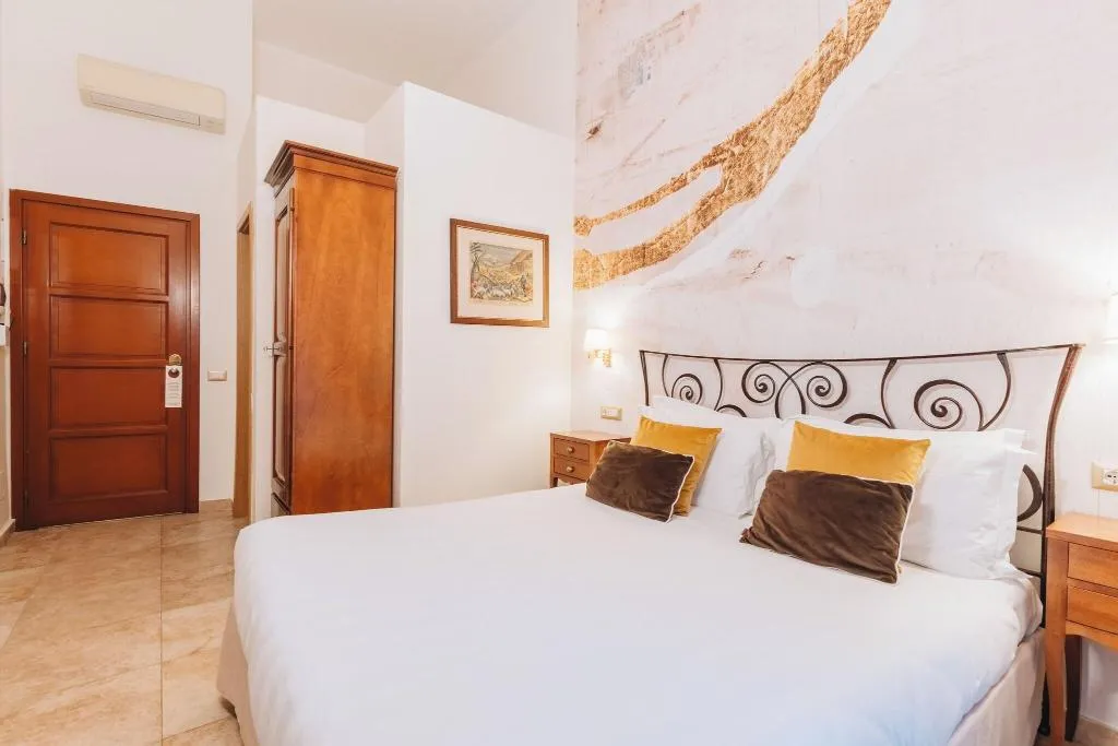 DOUBLE CLASSIC QUEEN BED Room, Hotel Le Clarisse Al Pantheon, Rome