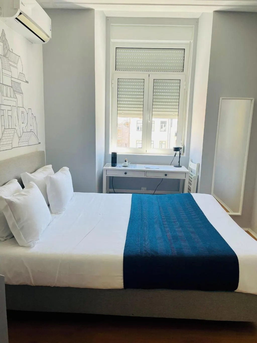Room, Lisbon Check-In Guesthouse, Lisbon