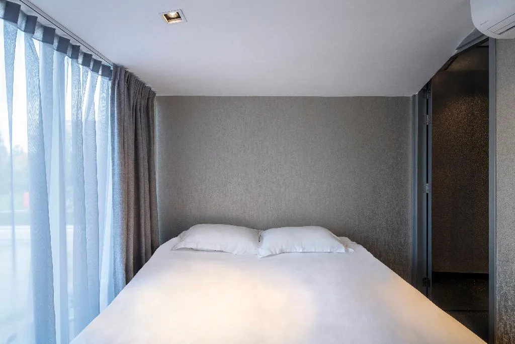 DOUBLE STANDARD Room, Diamond Capsule Hotel Amsterdam South, Amsterdam