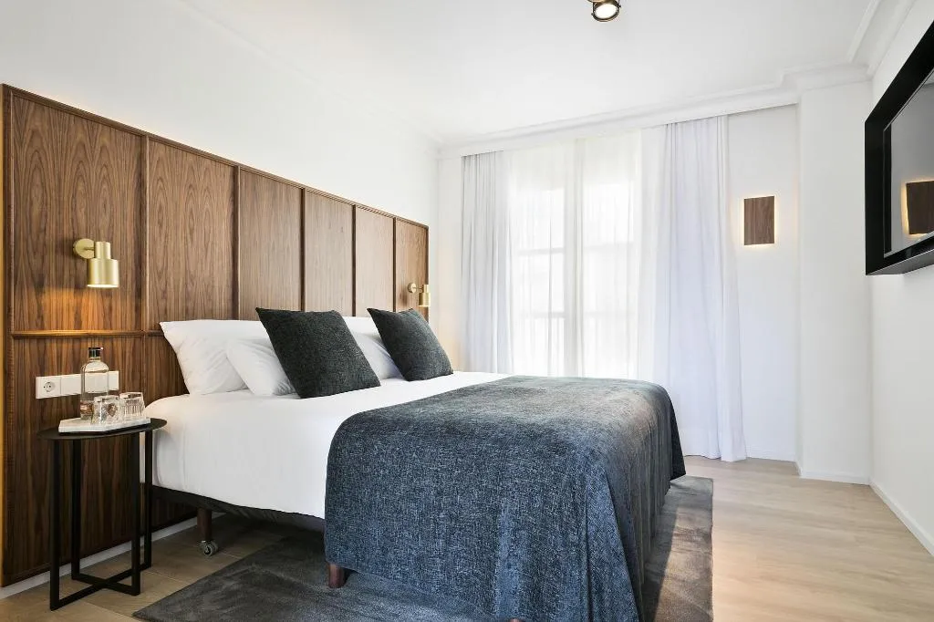 SUITE WITH TERRACE Room, Yurbban Passage Hotel & Spa, Barcelona