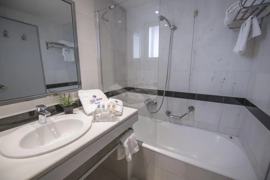 TWIN SUPERIOR Room, Polis Grand Hotel, Athens