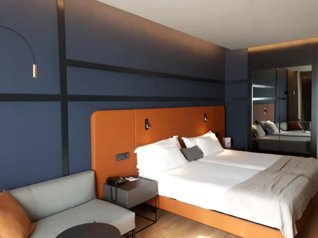 DOUBLE DELUXE Room, Silken Ramblas, Barcelona