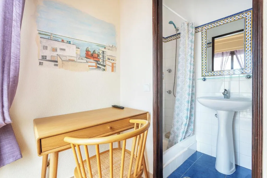 Room, Pension Bicuar, Algarve