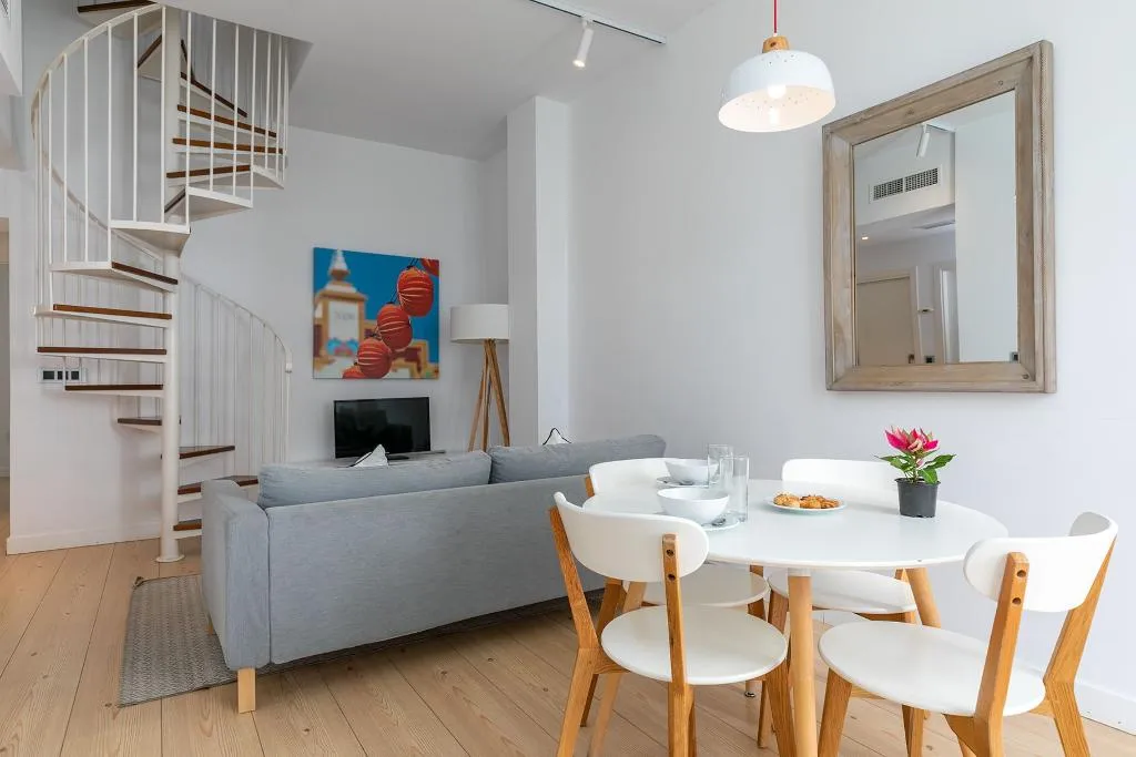 APARTMENT DUPLEX Room, Holiday Rentals Tempa Museo, Seville