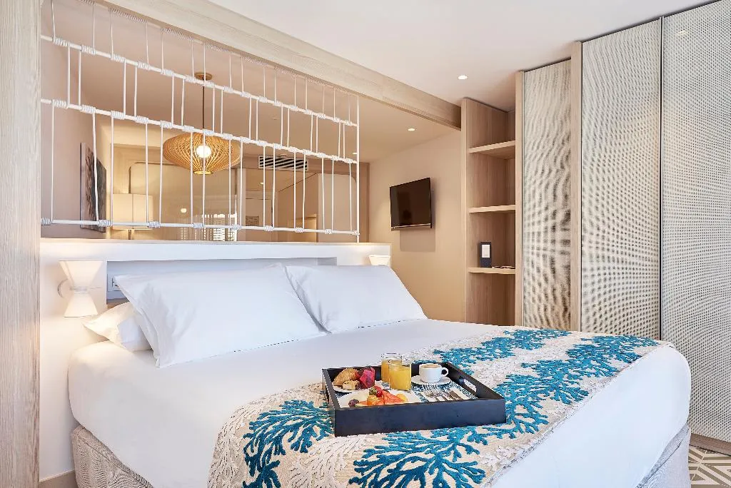 SUITE CAPACITY 3 Room, Eurostars Ibiza, Ibiza
