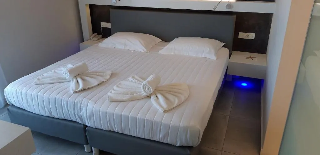 Room, Niriides Hotel, Crete