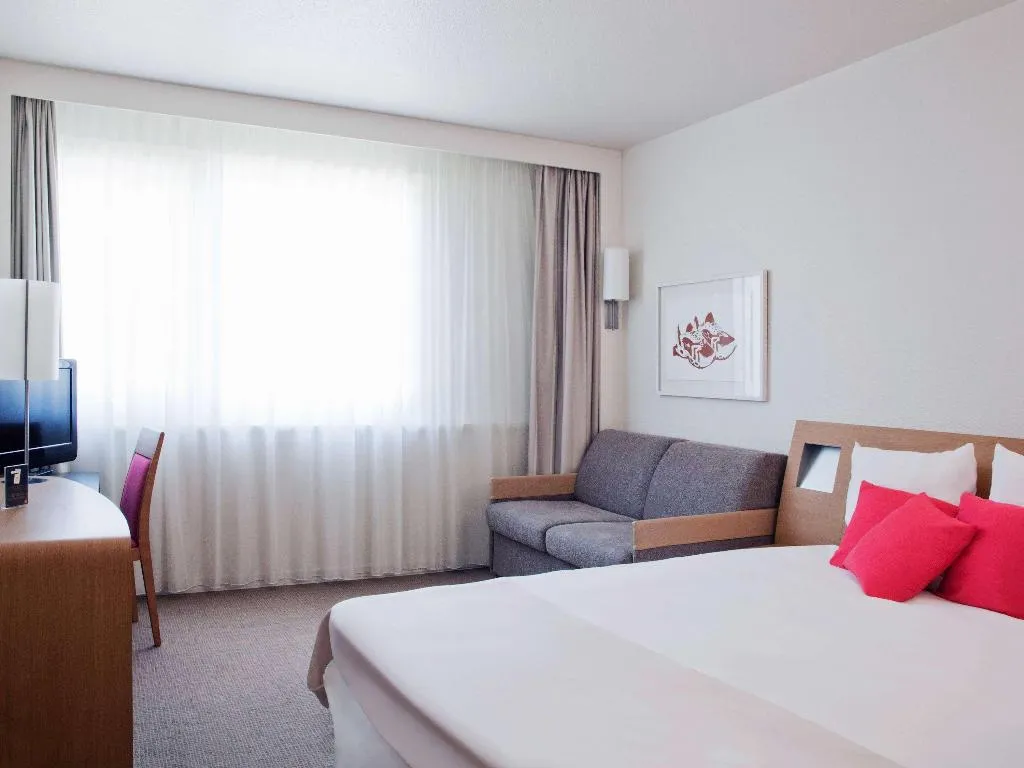 DOUBLE POOL VIEW Room, Novotel Setubal, Lisbon