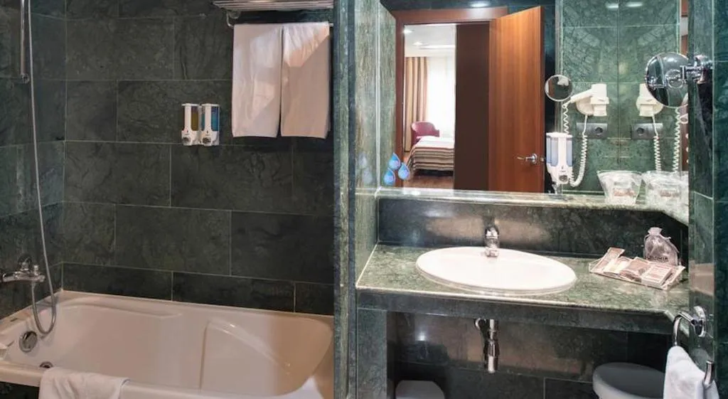 SINGLE STANDARD Room, Catalonia Park Putxet, Barcelona