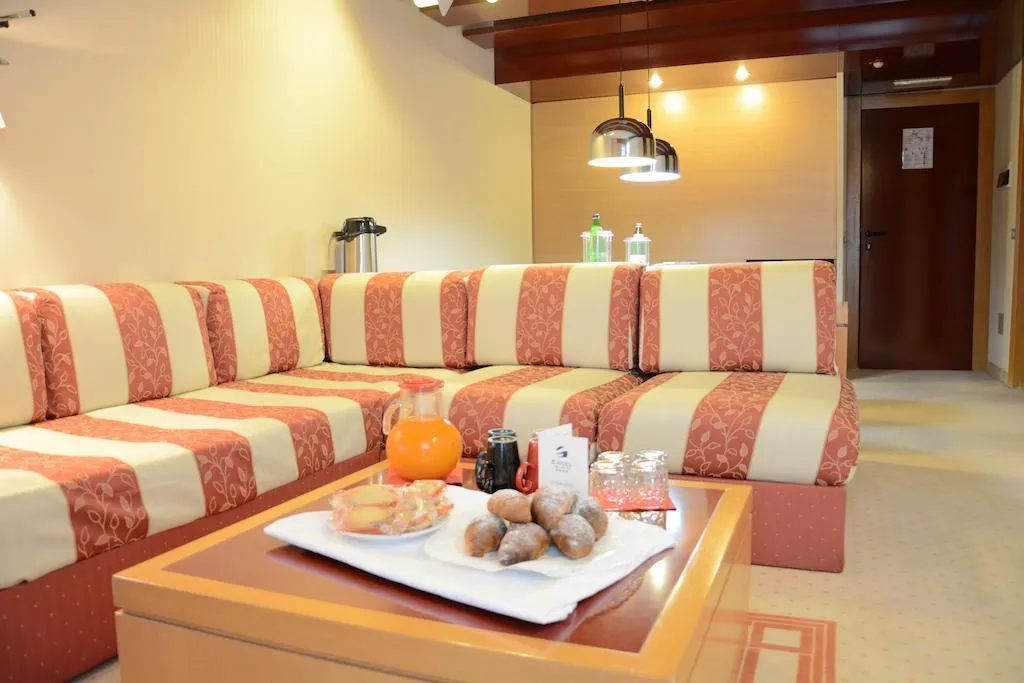 Room, Excel Milano 3, Milan