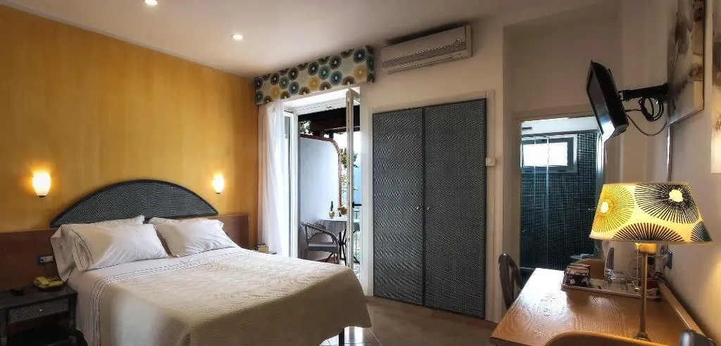 Room, Garden Hotel, Naples