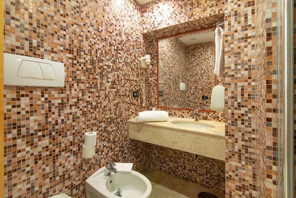 Double or Twin STANDARD Room, Hotel Aphrodite, Rome