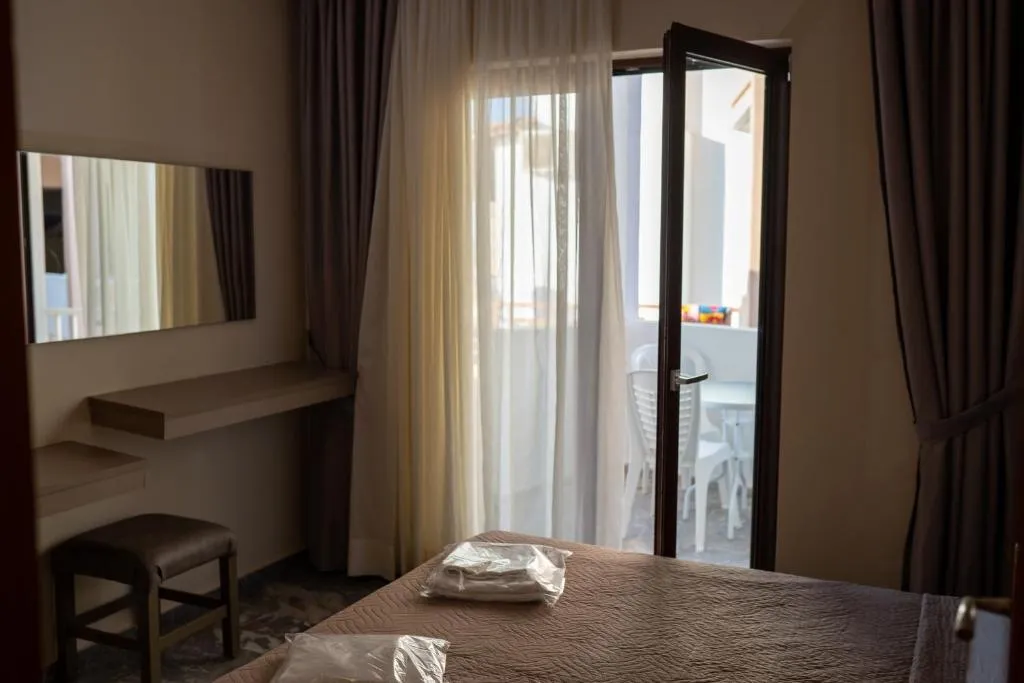 Room, Ekavi Beach, Crete