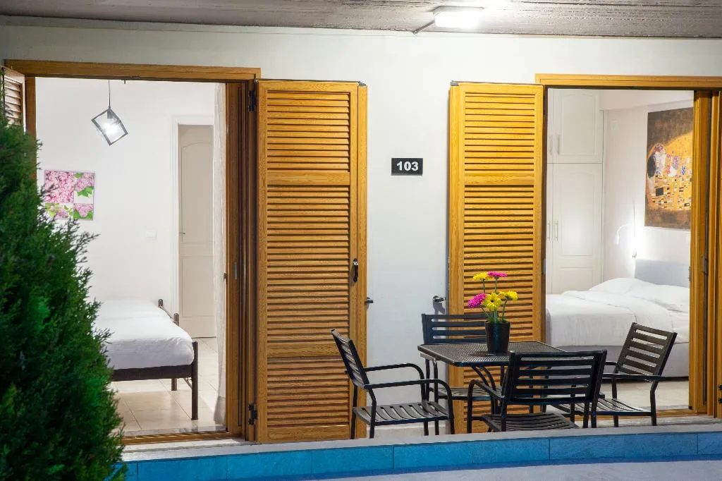 APARTMENT STANDARD Room, ID Holiday Living, Athens