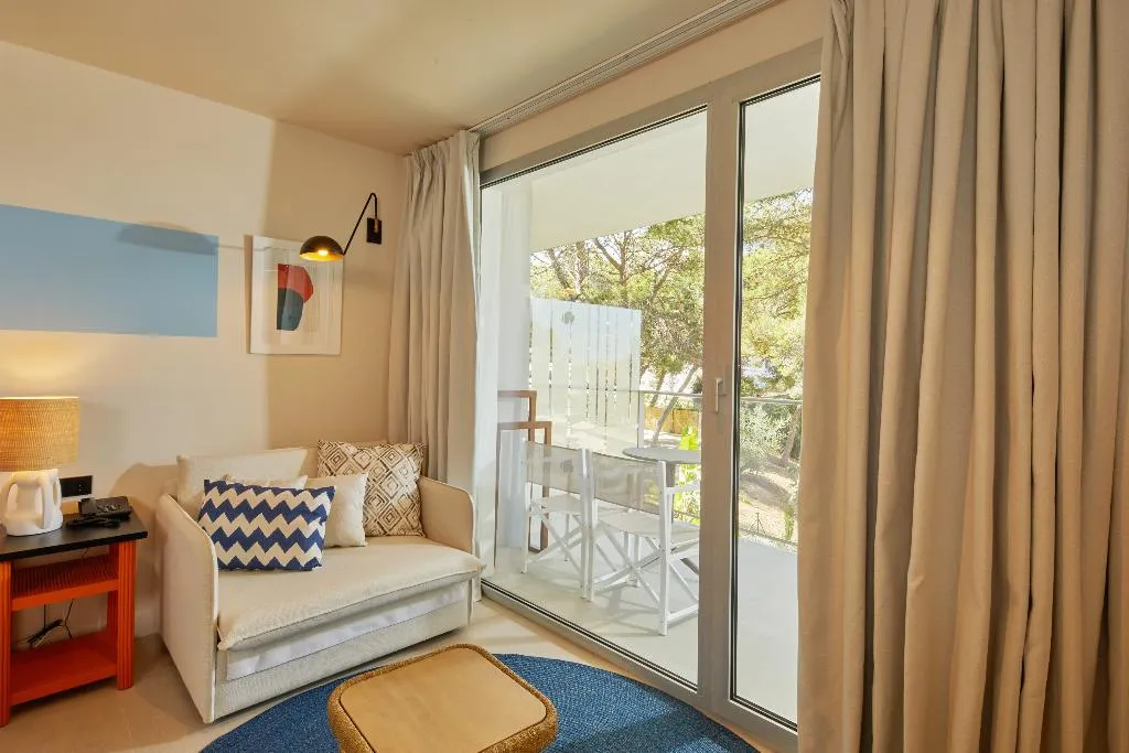 DOUBLE SINGLE USE DELUXE Room, Alua Calvia, Majorca
