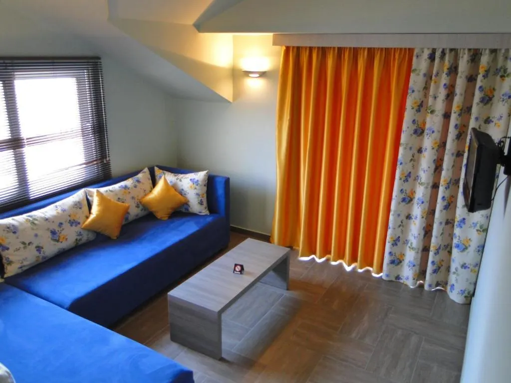 QUADRUPLE COMFORT Room, Olympos Hotel, Thessaloniki