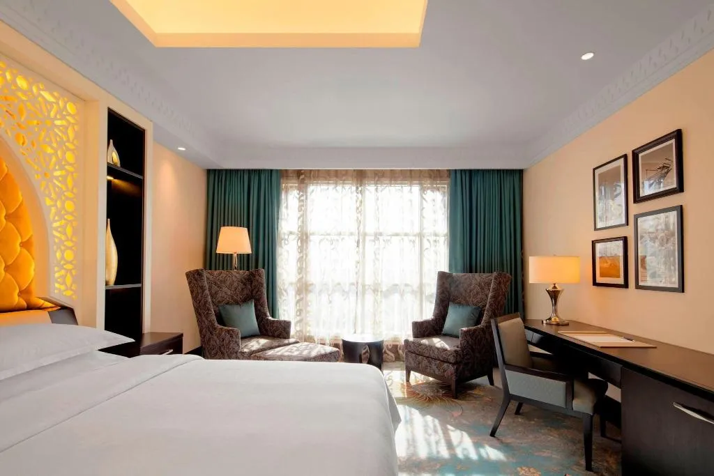 Room, Sheraton Sharjah Beach Resort & Spa, Dubai