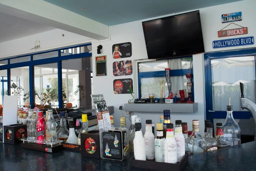 Bar, Bouradanis, Kos