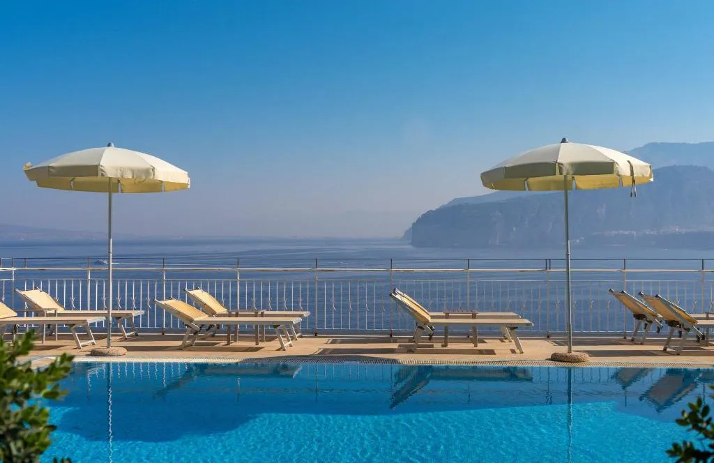 Pool, Belair, Naples