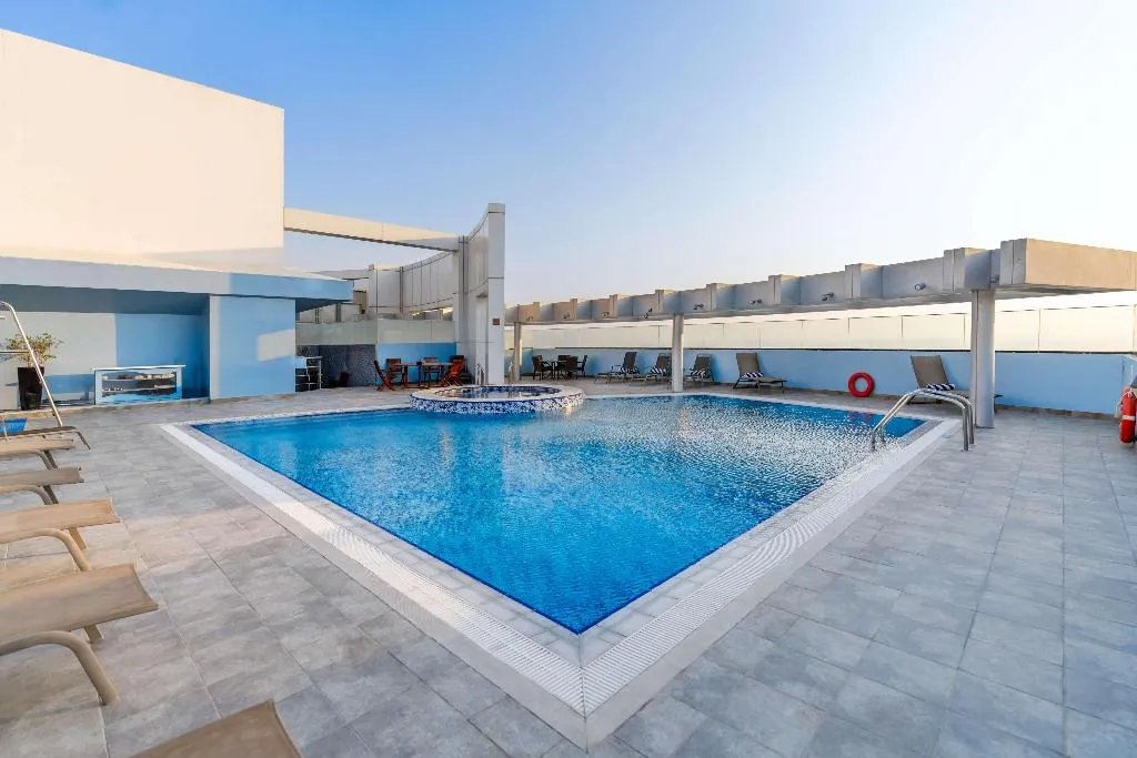 Pool, Montreal Barsha Hotel, Dubai