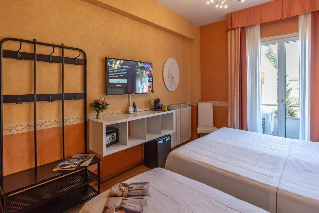 TRIPLE TWO BEDS Room, Jane Hotel, Florence