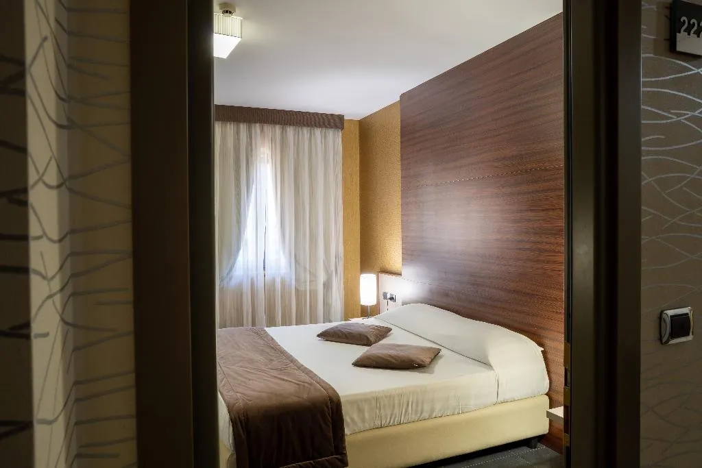 Double or Twin SUPERIOR Room, Hotel Premiere, Naples