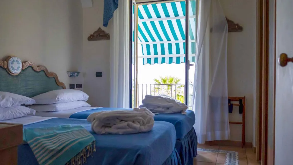 DOUBLE SEA VIEW WITH BALCONY Room, Punta Imperatore, Naples