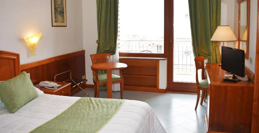 Double or Twin BASIC Room, Grand Hotel Cesare Augusto, Naples