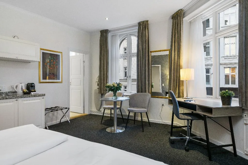 FAMILY ROOM CAPACITY 3 Room, Hotel Tiffany, Copenhagen