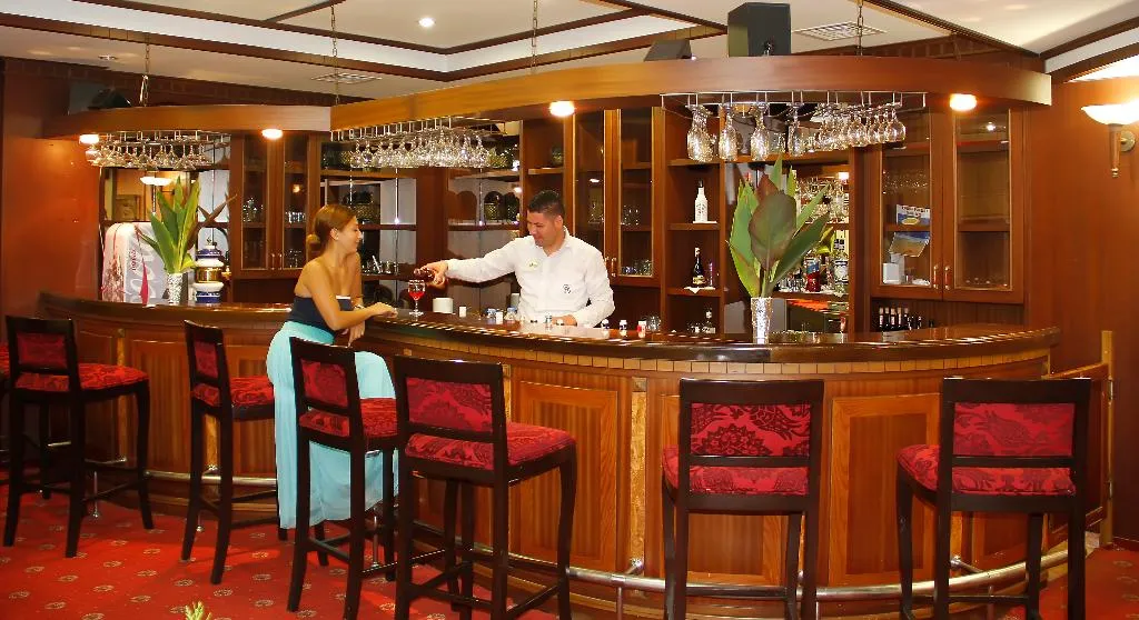 Bar, Royal Atlantis Beach, Antalya