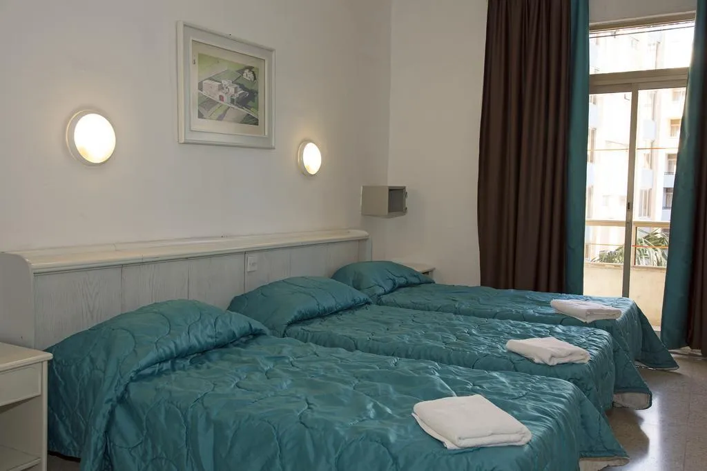 APARTMENT CAPACITY 4 TWO BEDROOMS Room, Dragonara Apartments, Malta
