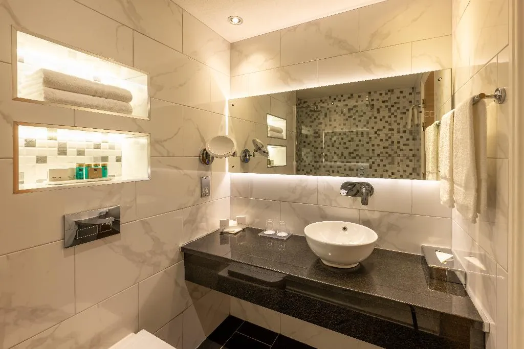TWIN STANDARD Room, Grand Canal Hotel, Dublin