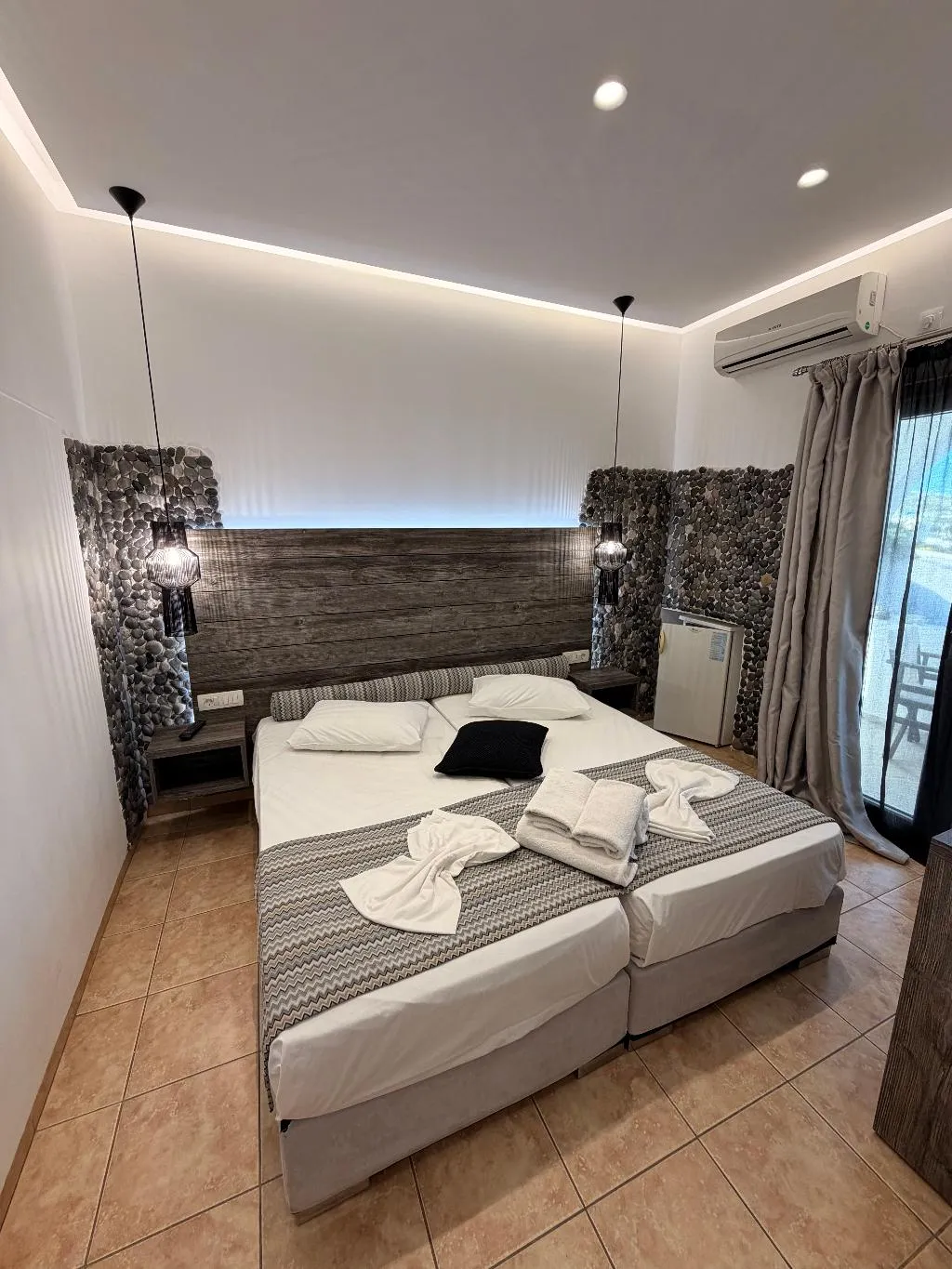 Double or Twin STANDARD Room, Villa Livadaros, Santorini