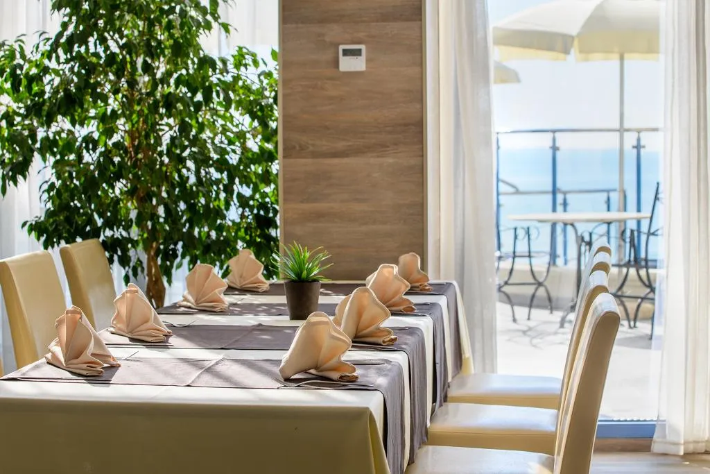 Restaurant, Balneo Hotel & Spa Azalia, Varna