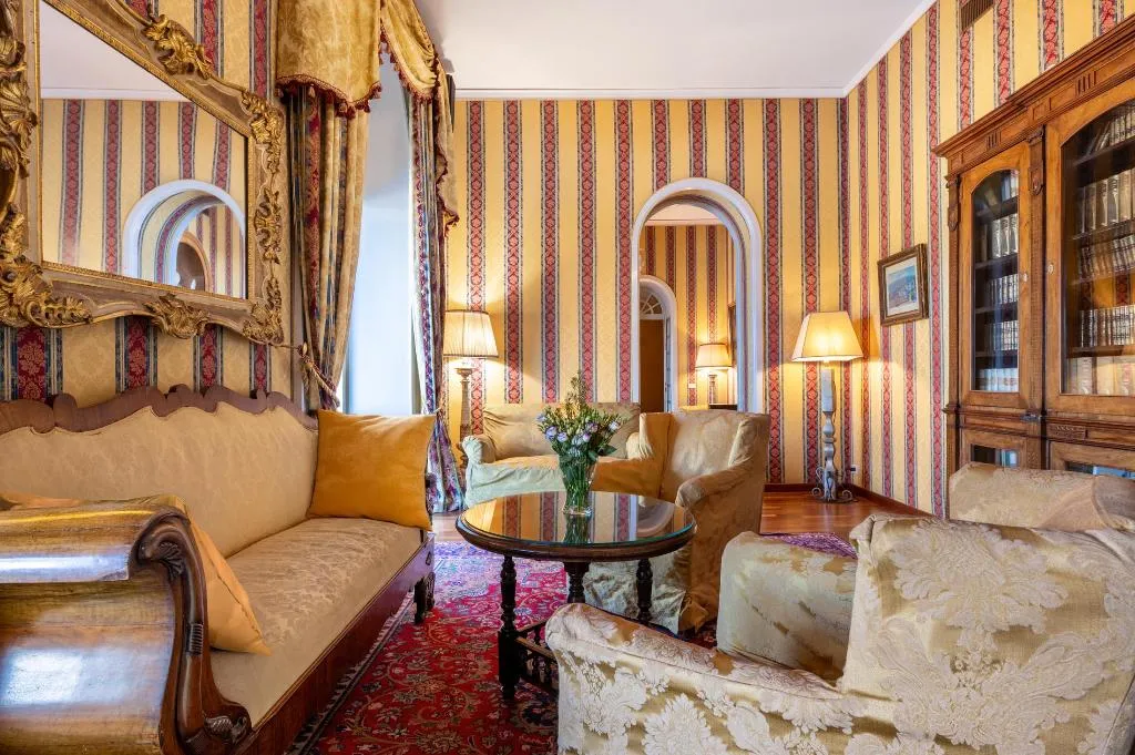 Lobby, Excelsior Palace, Taormina