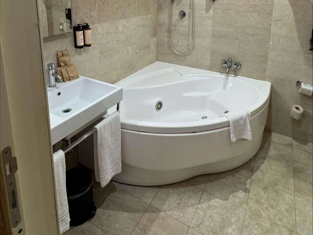 Room, Mercure Roma Centro St. John, Naples