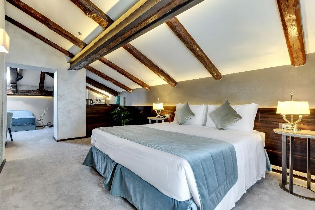 SUITE EXECUTIVE Room, Dona Palace, Venice