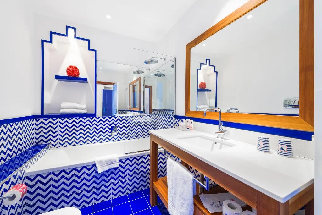 TRIPLE SEA VIEW Room, Delfino, Naples