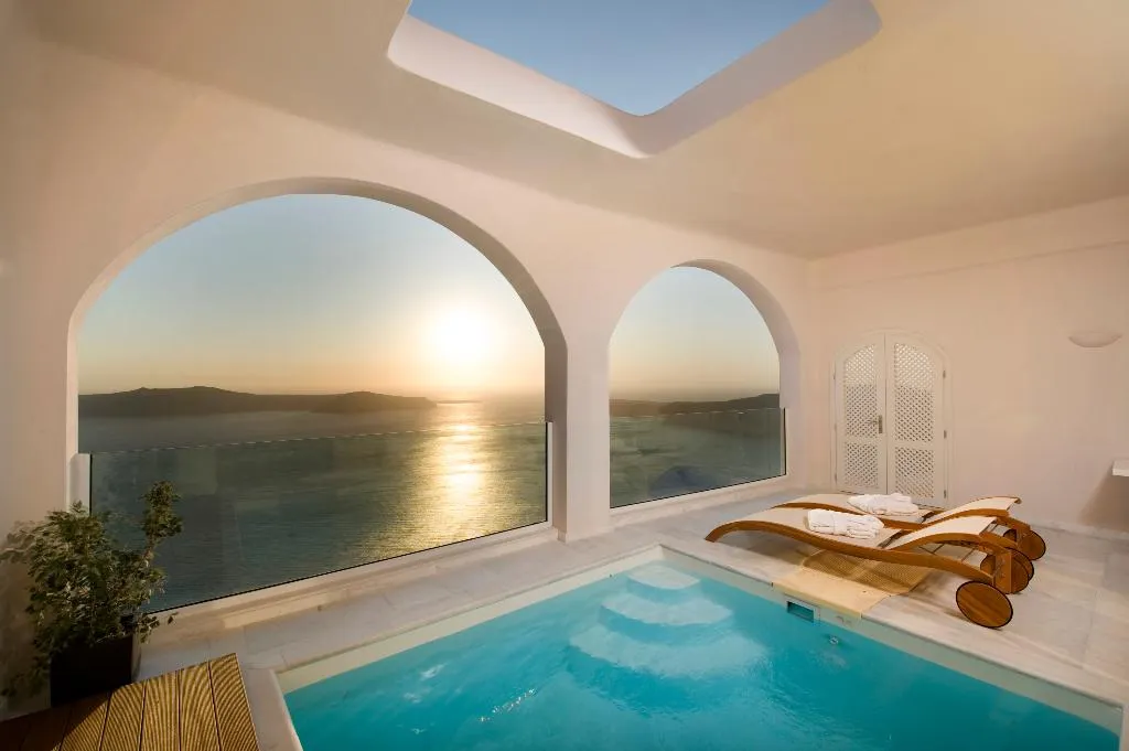 SUITE GRAND Room, Gold Suites, Santorini