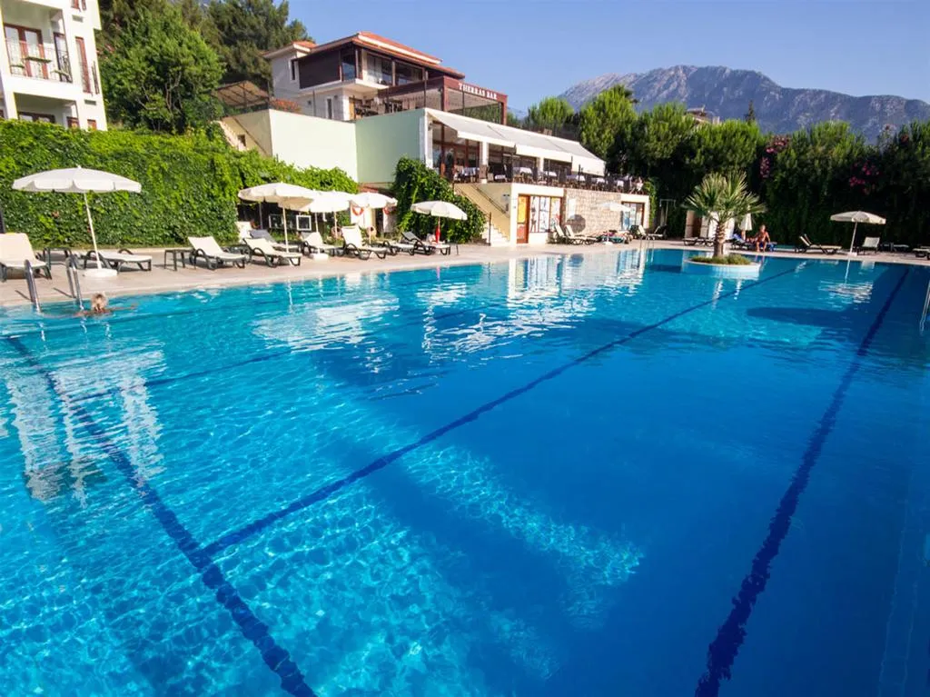 Pool, Greenland, Dalaman